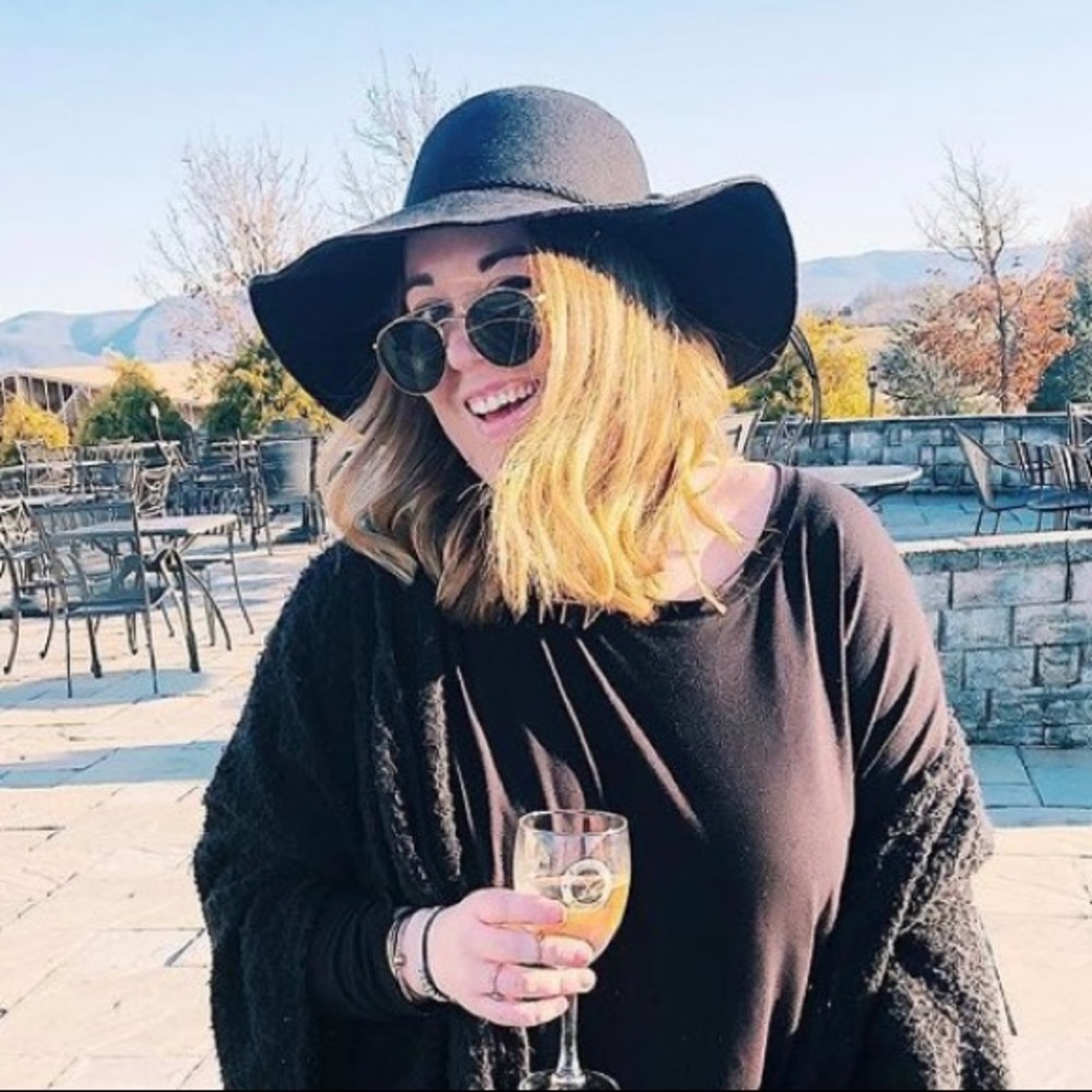 Black flowy hat